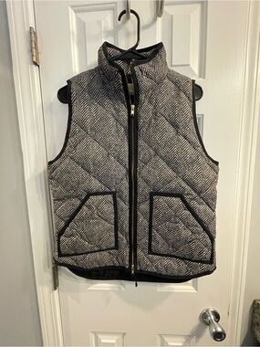 J.Crew Excursion Quilted Puffer Vest – Herringbone (Black/Ivory)